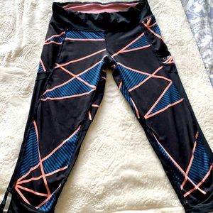 Champion abstract capri leggings size medium